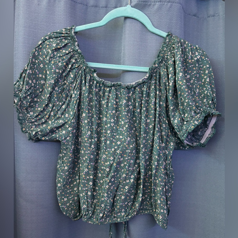 American eagle crop top
